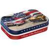 Pfefferminzdose Motiv US Cars von Nostalgic Art zum Aufklappen. USA-Flagge, mit  einigen Oldtimer Autos.